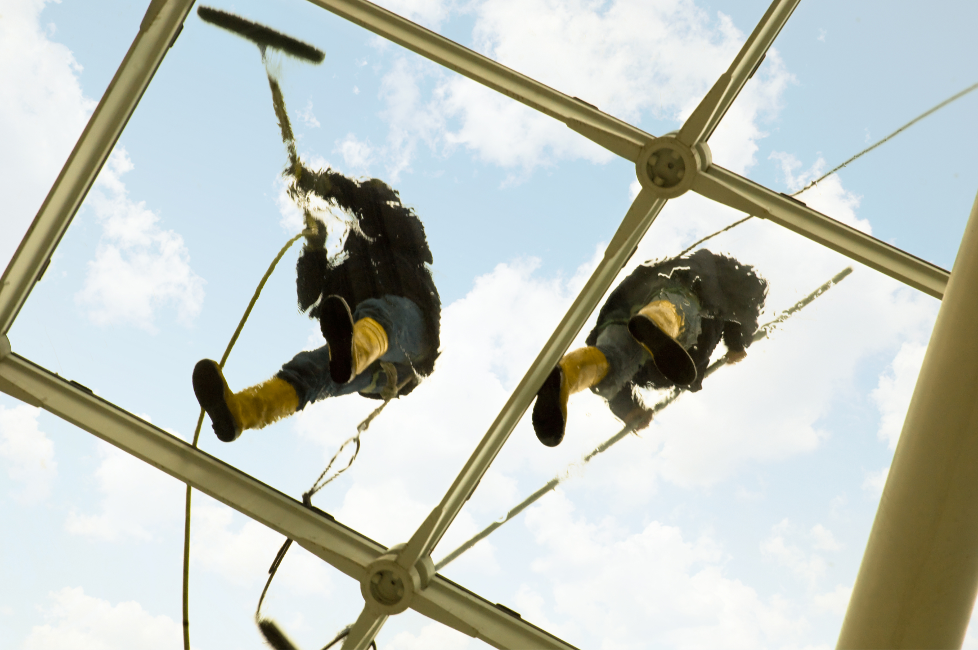 Specialistische schoonmaak — glasbewassing op hoogte